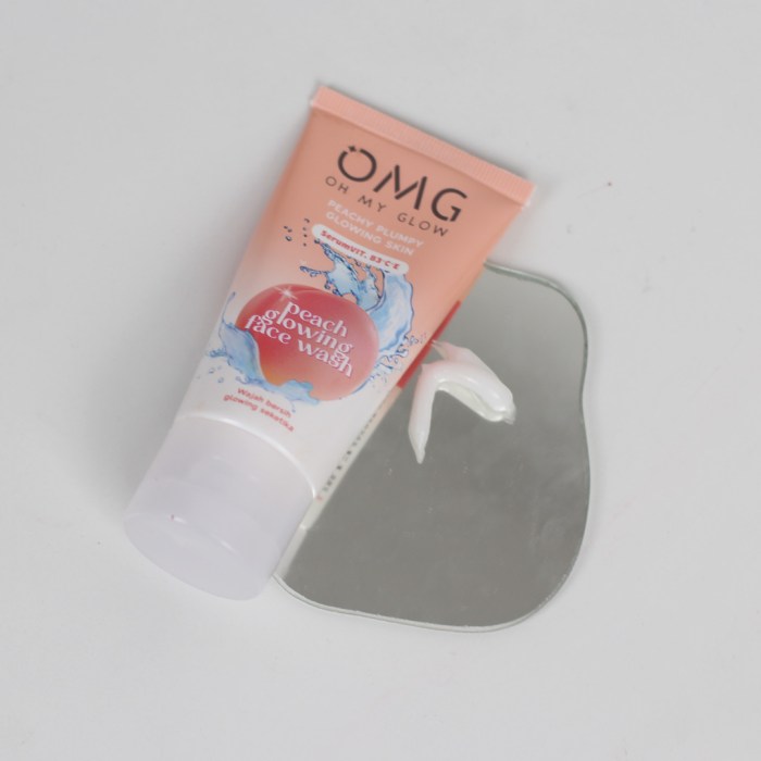 Cek Ingredients OMG Peach Glowing Facial Wash