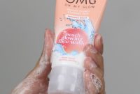 Cek Ingredients OMG Peach Glowing Facial Wash terbaru