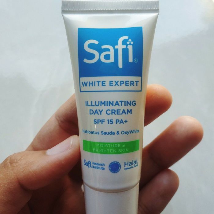 Cek Ingredients Safi White Expert Illuminating Day Cream SPF 15 PA++ terbaru