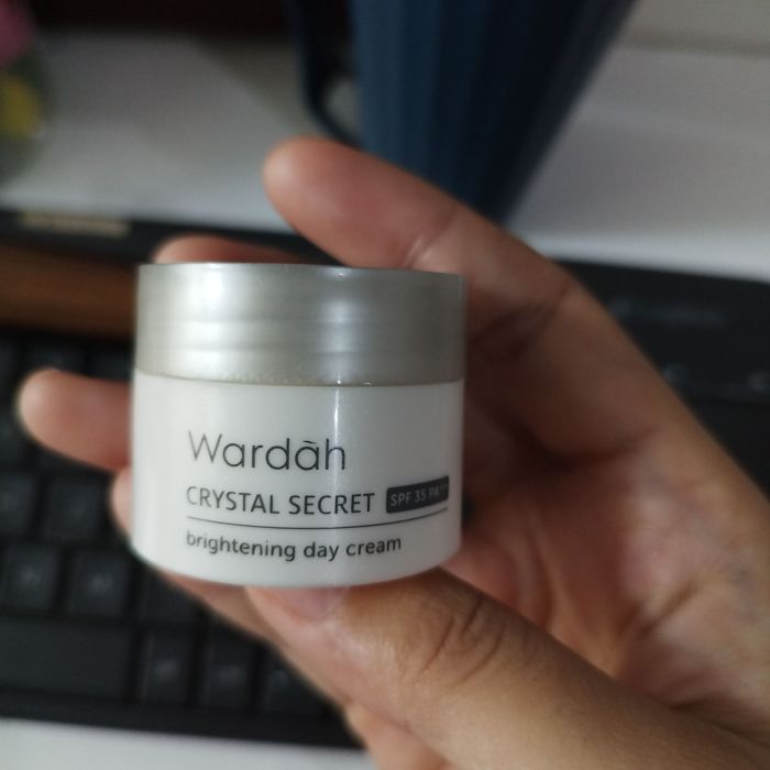 Cek Ingredients Wardah Crystal Secret Brightening Day Cream SPF 35 PA+++ terbaru