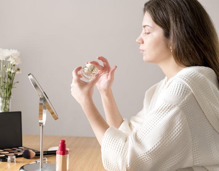 Layering dengan cream, signature scent