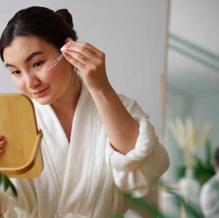 Mengaplikasikan serum di urutan yang salah