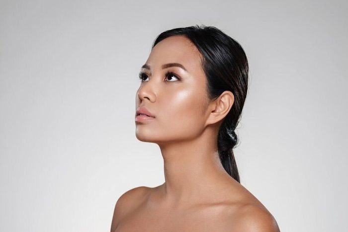 Ilustrasi perhatikan undertone kulit untuk memilih shade Bronzer yang tepat