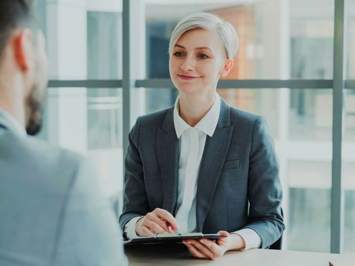 Cara mengenali orang yang profesional dilihat dari kalimatnya menurut psikologi