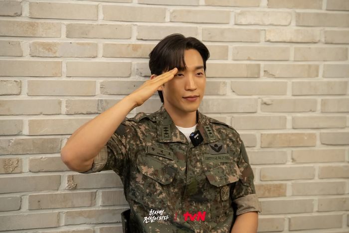 Potret Lee Sang Yi saat pembacaan naskah drama The Legend of Kitchen Soldier