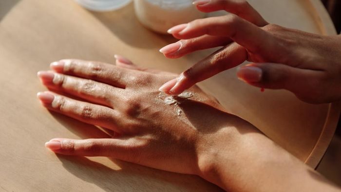 Tidak mengulang aplikasi sunscreen