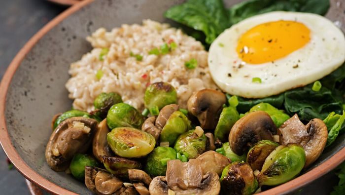 Kombinasi telur dan jamur. Bisa mengenyangkan tanpa kalori tambahan