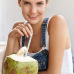 Manfaat Air Kelapa Saat Cuaca Panas: Segar & Sehat