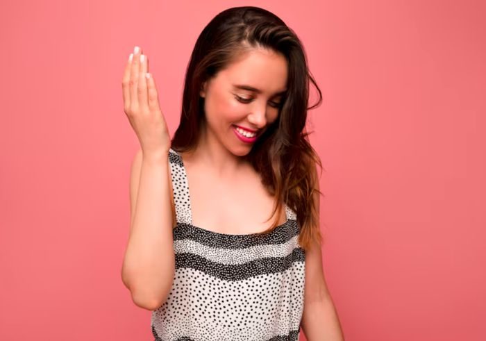 Melakukan manicure secara rutin bisa jadi cara merawat kuku agar tetap rapi, sehat, dan meningkatkan rasa percaya diri