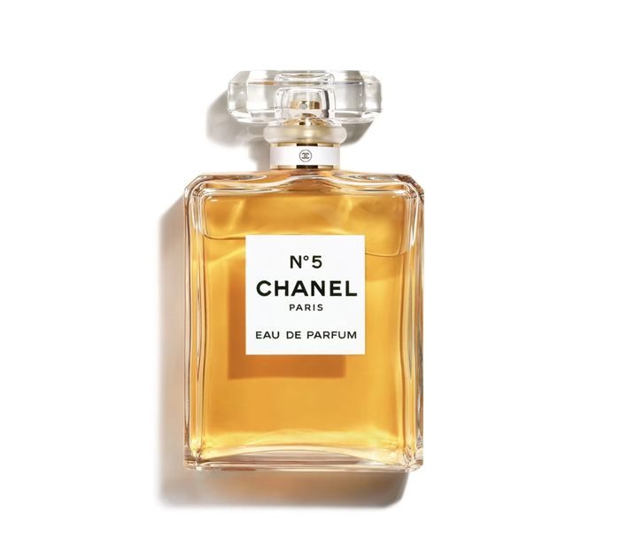 Di tahun 1800-an dan 1900-an mulai muncul brand parfum ikonik, seperti Guerlain pada 1889 dan Chanel No. 5 pada 1921.