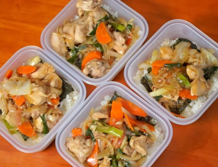 Menu simple pakai rice cooker yang bisa menurunkan berat badan. Rice cooker chicken teriyaki