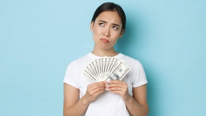 Tidak sedikit Gen Z yang menghindari investasi karena terkesan rumit. Padahal, kamu tidak perlu jadi ahli untuk memulainya.