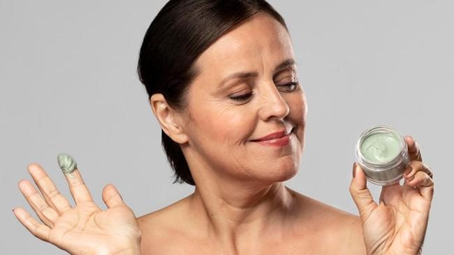 Skincare 40-an: Bahan Terbaik untuk Kulit Awet Muda