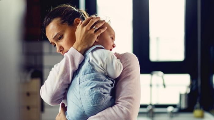 Ilustrasi Ibu Mengkhawatirkan Anaknya