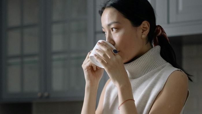 Perempuan yang tangguh mudah beradaptasi. Mereka punya pengalaman yang mendorongnya untuk terus maju