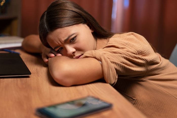 Orang yang tidak bahagia memiliki keyakinan bahwa tidak ada yang menyukai mereka. Mustahil rasanya bagi mereka jika ada orang yang benar-benar menyukai mereka. Orang yang tidak bahagia memiliki keyakinan bahwa tidak ada yang menyukai mereka. Mustahil rasanya bagi mereka jika ada orang yang benar-benar menyukai mereka.