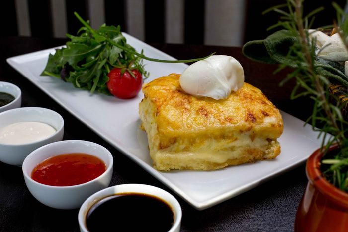 Cheesy Baked Eggs Cheesy Baked Eggs