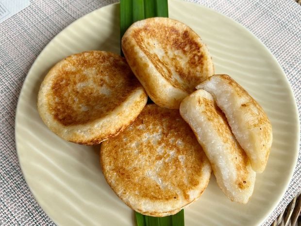 Wingko, makanan Indonesia yang masuk daftar pancake terbaik dunia/Foto: Dok. detikFood Wingko menjadi salah satu makanan Indonesia berbahan kelapa yang masuk daftar Top 100 Pancakes in the World versi TasteAtlas. Camilan tradisional ini dikenal lewat teksturnya yang kenyal dengan aroma kelapa panggang yang khas.