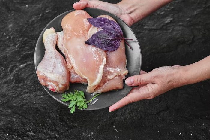 Alasan Jangan Cuci Ayam Mentah Sebelum Dimasak