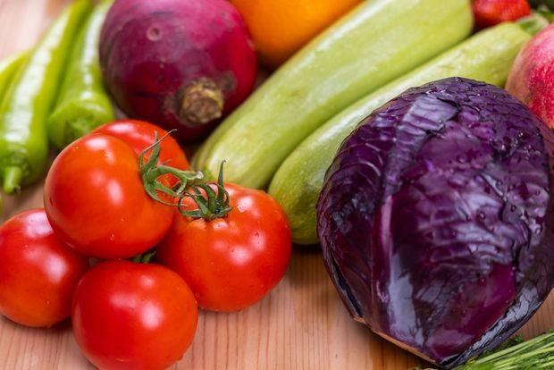 Sayur sebaiknya tidak dicuci setelah dipotong karena vitamin dan mineral penting dalam sayuran bisa larut bersama air saat proses pencucian berlangsung.