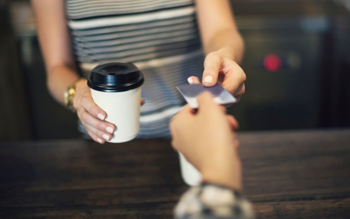 30% dari penghasilan untuk biaya keinginan ini sebetulnya merupakan pengeluaran yang bersifat tidak wajib tapi bisa meningkatkan kualitas hidup./ Foto: Freepik.com/rawpixel.com 30% dari penghasilan untuk biaya keinginan ini sebetulnya merupakan pengeluaran yang bersifat tidak wajib tapi bisa meningkatkan kualitas hidup./ Foto: Freepik.com/rawpixel.com