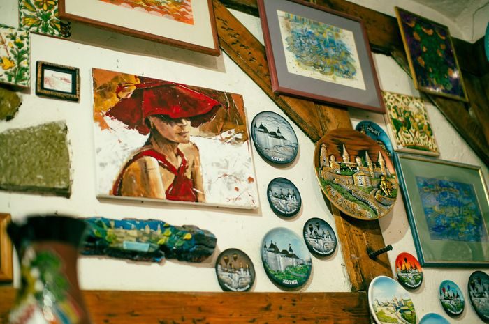 Kamu akan menemukan beberapa atau mungkin banyak karya seni terpajang di dinding rumah orang dengan IQ tinggi. Tinggal di ruang yang penuh dengan foto dan karya seni sentimental dapat memicu kreativitas dan meningkatkan kesejahteraan emosional dan fisik seseorang. Kamu akan menemukan beberapa atau mungkin banyak karya seni terpajang di dinding rumah orang dengan IQ tinggi. Tinggal di ruang yang penuh dengan foto dan karya seni sentimental dapat memicu kreativitas dan meningkatkan kesejahteraan emosional dan fisik seseorang.