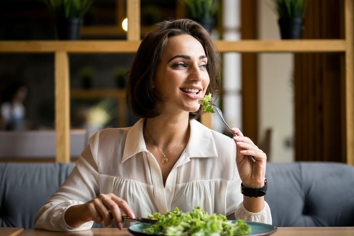 Makan dengan fokus