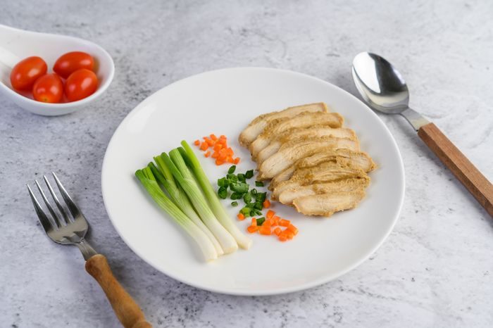 Makan dengan porsi kecil