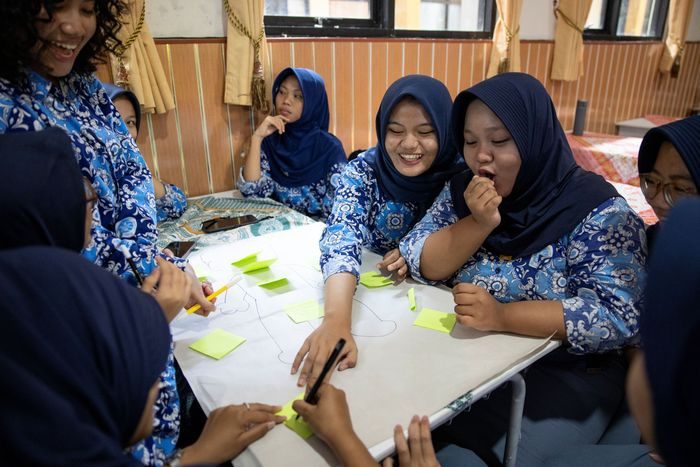 Program Health Heroes Goes to School di 14 Sekolah Menengah Atas di Tangerang Program Health Heroes Goes to School di 14 Sekolah Menengah Atas di Tangerang