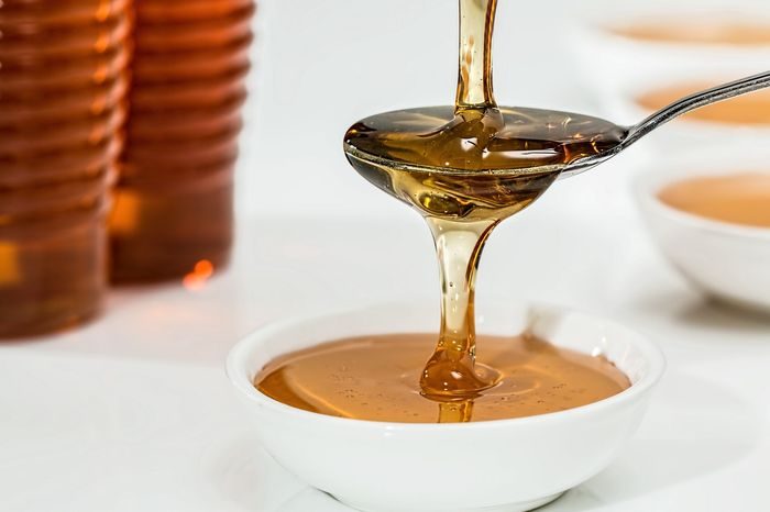 Manfaat Rutin Minum Madu dengan Air Hangat di Pagi Hari
