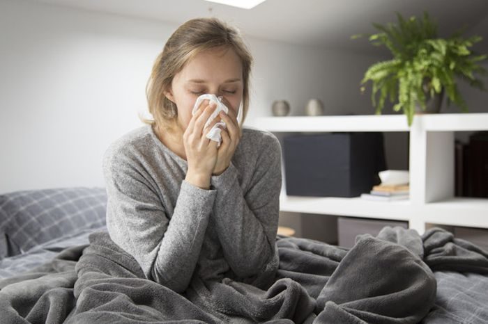 Manfaat Rutin Minum Segelas Air Hangat Setelah Bangun Tidur Setiap Hari