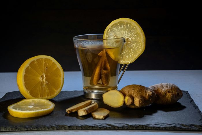 Ginger shots memiliki berbagai manfaat untuk kesehatan, mulai dari membantu membakar lemak, mengurangi kembung, melancarkan pencernaan, dan mempercepat metabolisme untuk hasil penurunan berat badan yang lebih cepat. Ginger shots memiliki berbagai manfaat untuk kesehatan, mulai dari membantu membakar lemak, mengurangi kembung, melancarkan pencernaan, dan mempercepat metabolisme untuk hasil penurunan berat badan yang lebih cepat.