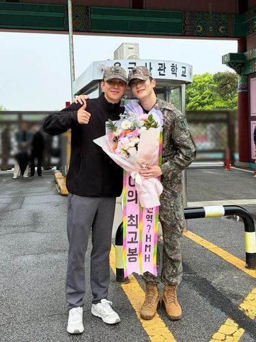 Jaehyun NCT resmi menyelesaikan wajib militer pada Minggu, (3/5/2026).