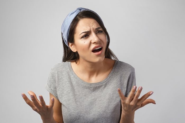 orang yang suka mempersulit kata-katanya justru akan terlihat bodoh karena dianggap hanya ingin pamer. orang yang suka mempersulit kata-katanya justru akan terlihat bodoh karena dianggap hanya ingin pamer.