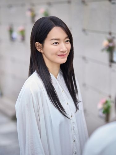 Shin Min Ah Shin Min Ah saat membintangi film Korea The Eyes