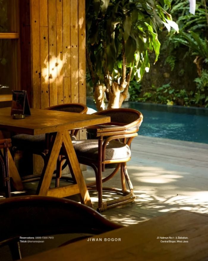 Jiwan Coffee hadir dengan nuansa Bali yang unik di tengah kota Bogor. Tempat ini cocok untuk hangout santai atau foto OOTD aesthetic.