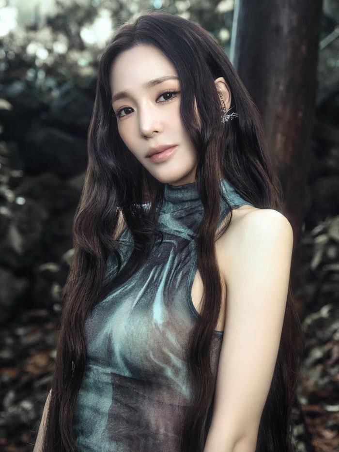 Tiffany Young Akan Merilis 'Summer's Not Over