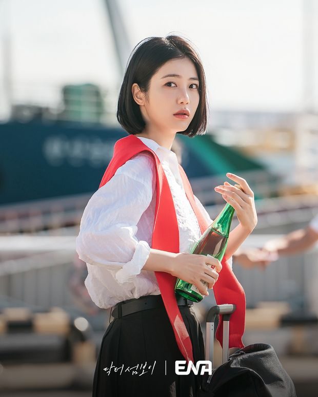 Potret Shin Ye Eun di Doctor on the Edge/ Foto: instagram.com/ena_drama Potret Shin Ye Eun di Doctor on the Edge/ Foto: instagram.com/ena_drama