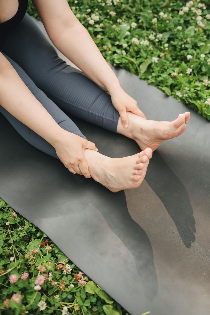 Pembengkakan pada kaki, tangan, atau wajah