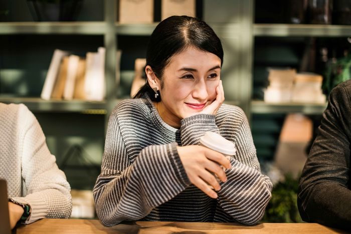 Orang bermental kuat bukan berarti mereka adalah sosok yang otomatis sempurna. Mereka bisa membuat kesalahan. Tapi kekuatannya adalah mereka tidak malu mengakui kesalahan tersebut. Orang bermental kuat bukan berarti mereka adalah sosok yang otomatis sempurna. Mereka bisa membuat kesalahan. Tapi kekuatannya adalah mereka tidak malu mengakui kesalahan tersebut.