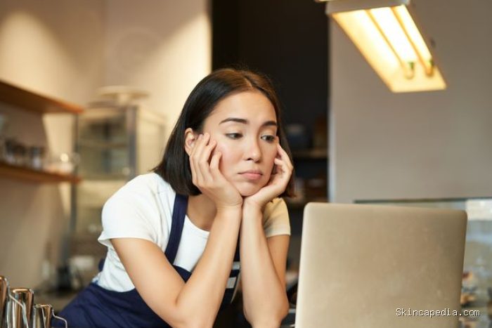 Orang yang terobsesi menjadi sempurna sering mengaitkan identitas dirinya dengan pekerjaan. Hal ini bisa memicu stres atau krisis identitas saat mereka berhadapan dengan kegagalan. Akibatnya, mereka bisa merasa hancur dan tidak percaya diri. Orang yang terobsesi menjadi sempurna sering mengaitkan identitas dirinya dengan pekerjaan. Hal ini bisa memicu stres atau krisis identitas saat mereka berhadapan dengan kegagalan. Akibatnya, mereka bisa merasa hancur dan tidak percaya diri.