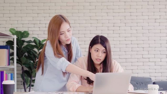 Jika atasan ingin meluncurkan inisiatif baru tanpa melibatkan tim lain yang akan terdampak, orang sukses akan mengatakan, ?Kekhawatiran saya dengan pendekatan itu adalah reaksi dari tim pengembangan bisnis. Mereka pernah terkejut dengan perubahan sebelumnya. Jika kita tidak memberi tahu atau melibatkan mereka dalam perubahan ini, maka dapat menyebabkan lebih banyak ketegangan antar tim.? Jika atasan ingin meluncurkan inisiatif baru tanpa melibatkan tim lain yang akan terdampak, orang sukses akan mengatakan, ?Kekhawatiran saya dengan pendekatan itu adalah reaksi dari tim pengembangan bisnis. Mereka pernah terkejut dengan perubahan sebelumnya. Jika kita tidak memberi tahu atau melibatkan mereka dalam perubahan ini, maka dapat menyebabkan lebih banyak ketegangan antar tim.?