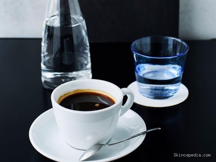 Pecinta kopi hitam menyukai hal-hal yang simple, minimalis, dan jelas