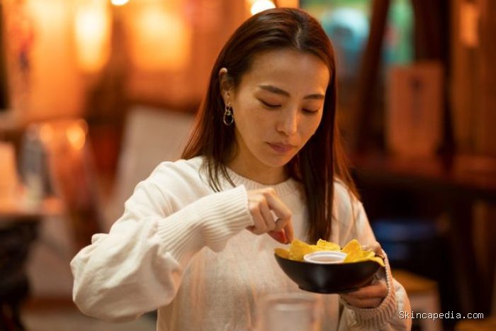 Kebiasaan makan malam yang berpengaruh pada stres adalah ngemil tanpa sadar Kebiasaan makan malam yang berpengaruh pada stres adalah ngemil tanpa sadar
