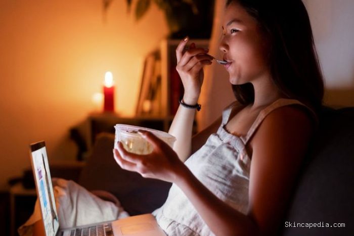 Kebiasaan makan malam yang berpengaruh pada stres adalah makan terlalu sedikit. Kebiasaan makan malam yang berpengaruh pada stres adalah makan terlalu sedikit.