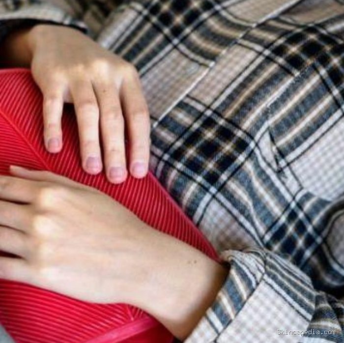 PMS adalah kondisi biologis nyata yang dialami perempuan menjelang menstruasi, dengan gejala fisik dan emosional seperti nyeri, kelelahan, dan perubahan mood. Rasa sakit yang muncul disebabkan oleh kontraksi rahim akibat hormon, dan dalam banyak kasus cukup intens hingga mengganggu aktivitas sehari-hari. PMS adalah kondisi biologis nyata yang dialami perempuan menjelang menstruasi, dengan gejala fisik dan emosional seperti nyeri, kelelahan, dan perubahan mood. Rasa sakit yang muncul disebabkan oleh kontraksi rahim akibat hormon, dan dalam banyak kasus cukup intens hingga mengganggu aktivitas sehari-hari.