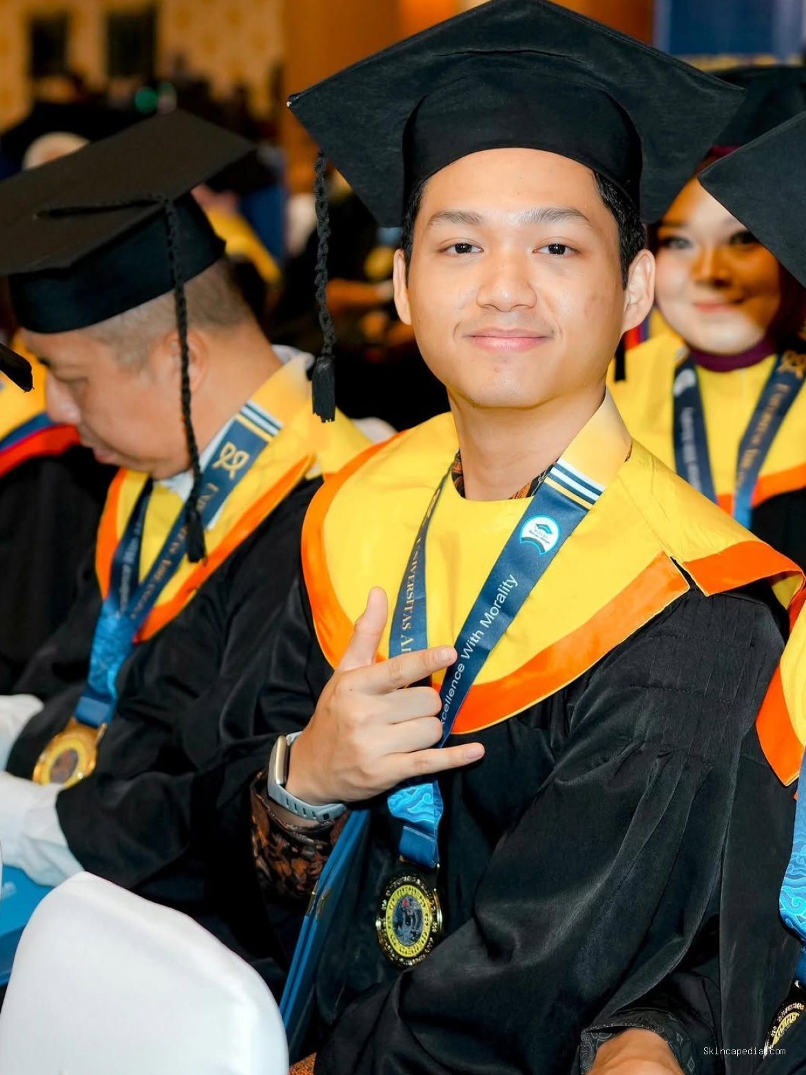 Pelajaran yang bisa dipetik dari kelulusan kuliah keluarga Anang Hermansyah