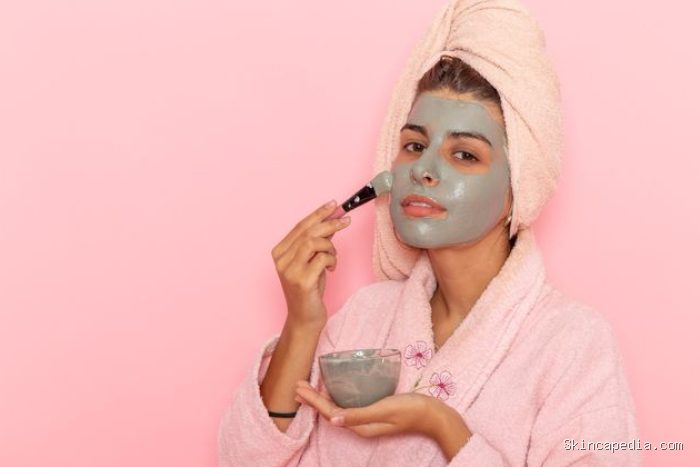 Masker wajah dari bahan alami seperti pepaya, lidah buaya, dan kakao membantu kulit tampak lebih segar dan kenyal. Pepaya melarutkan sel kulit mati, sementara lidah buaya menenangkan dan menutrisi kulit. Bubuk kakao menambah kecerahan dan elastisitas kulit secara alami. Masker wajah dari bahan alami seperti pepaya, lidah buaya, dan kakao membantu kulit tampak lebih segar dan kenyal. Pepaya melarutkan sel kulit mati, sementara lidah buaya menenangkan dan menutrisi kulit. Bubuk kakao menambah kecerahan dan elastisitas kulit secara alami.