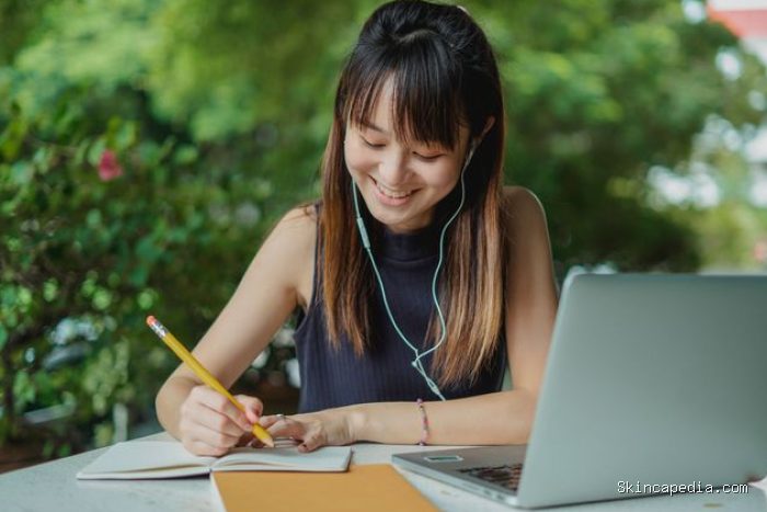 Introvert cerdas lebih suka belajar secara mandiri. Mereka juga dapat mempertahankan fokus. Introvert cerdas lebih suka belajar secara mandiri. Mereka juga dapat mempertahankan fokus.