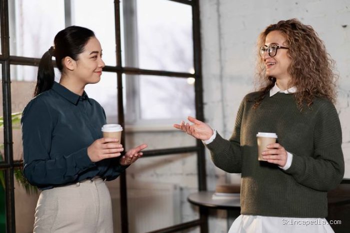 Lagi dan lagi, orang yang sok tahu suka membual dan selalu ingin membuktikan bahwa mereka adalah yang paling benar dan paling pintar. Selain itu, mereka juga enggan mengakui kesalahan.